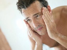 Check out the early signs of aging and avoid them