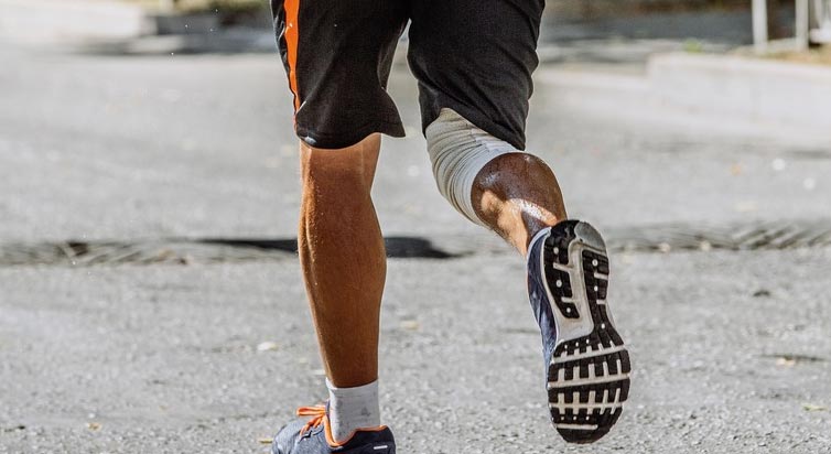 Right Ways To Put Tight Knee Sleeves